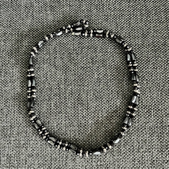 Magnetic Jewelry - Picture 2 of 7